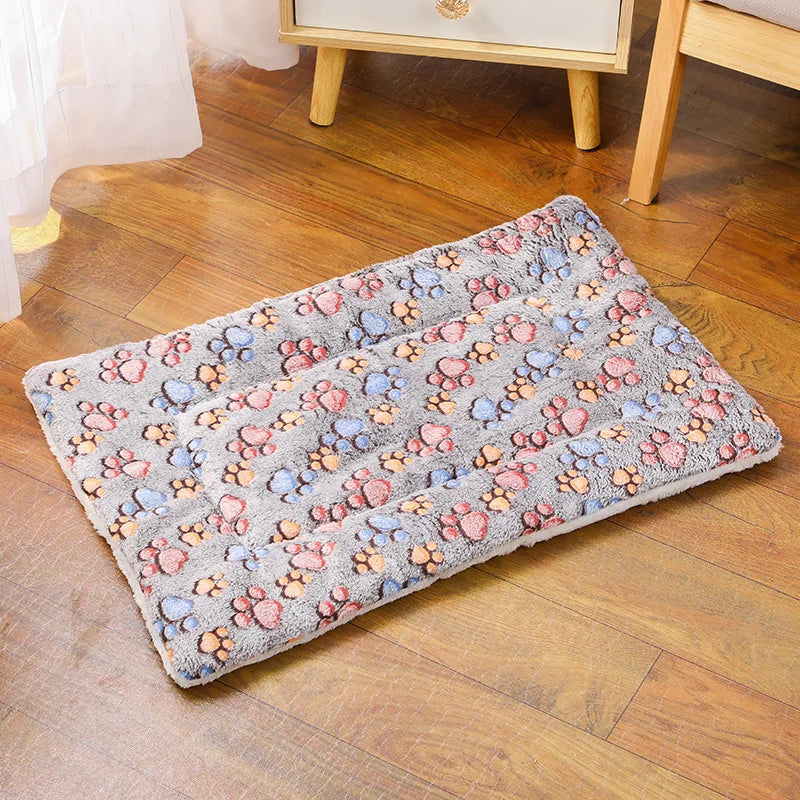 Thickened Comfortable Warm Small Cat Sleeping Cushion Skin-friendly Cute Winter Medium Dog Sofa Mat for Puppy Bed Accessories